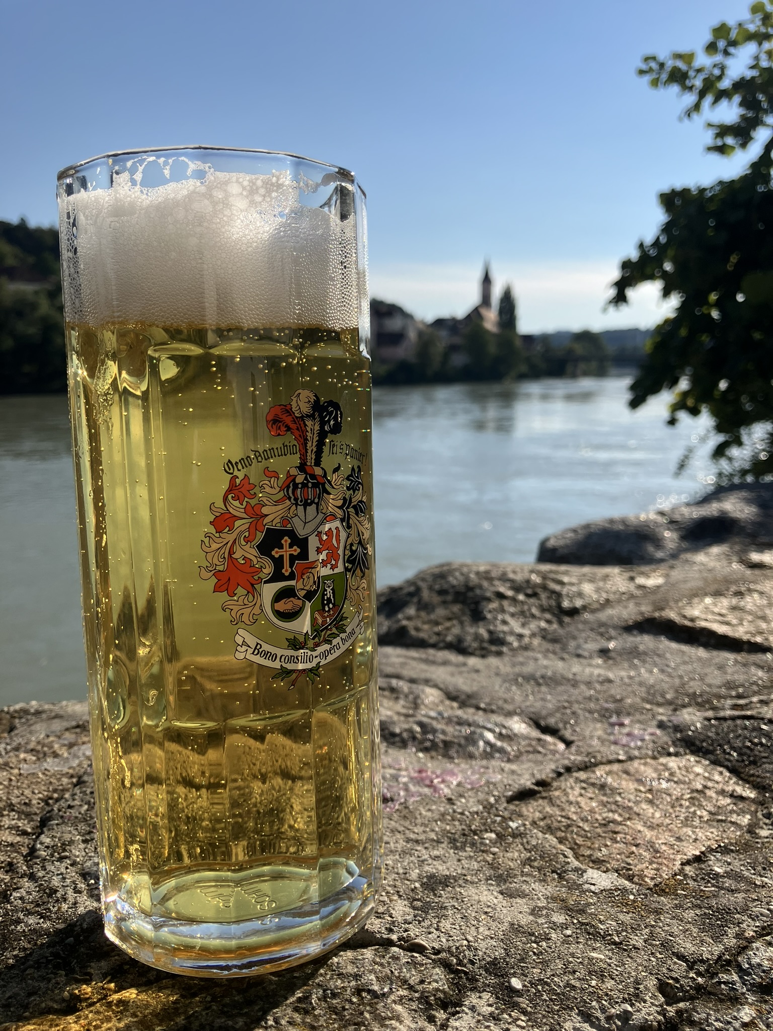 Bier am Fluss